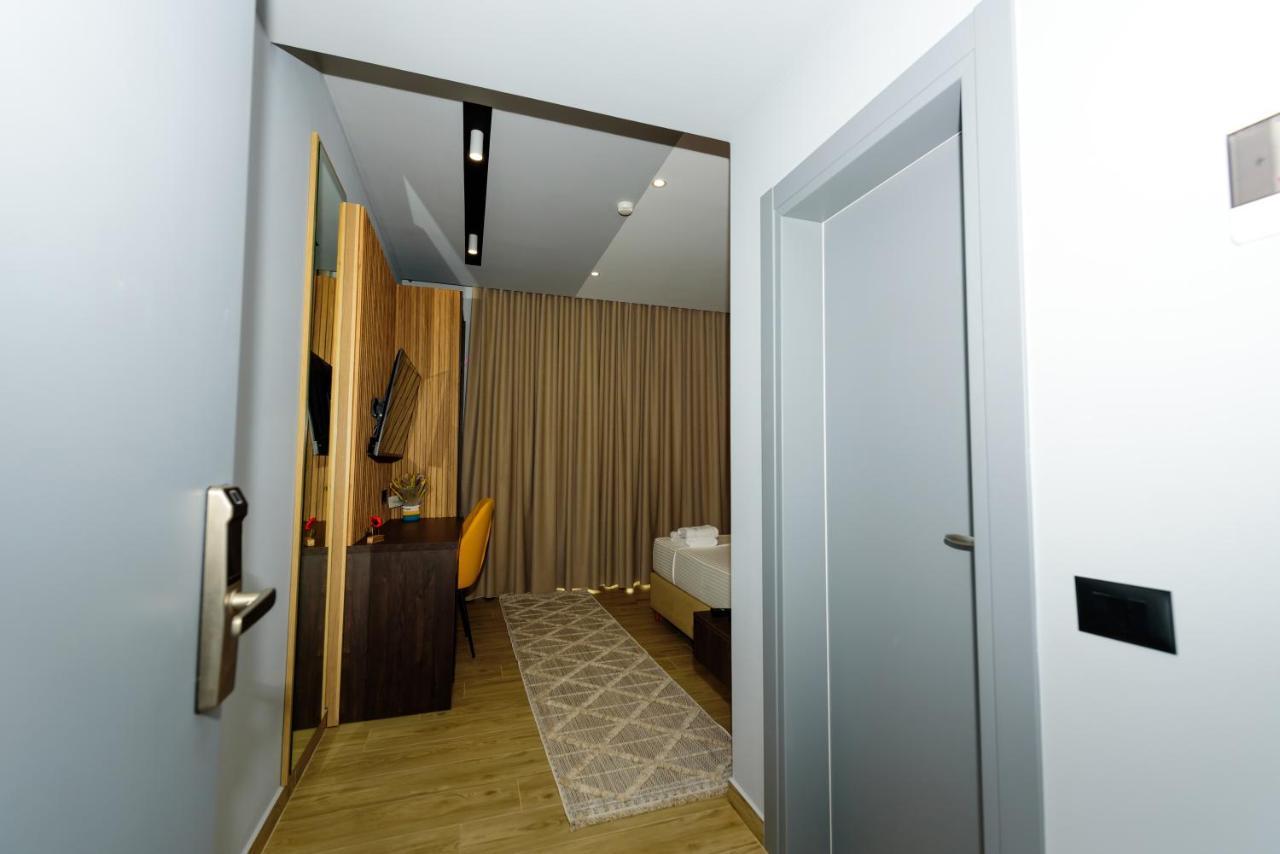 Kaan Hotel Radhime Luaran gambar