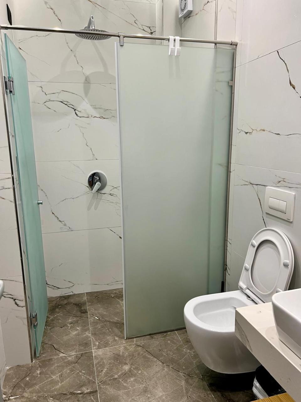 Kaan Hotel Radhime Luaran gambar